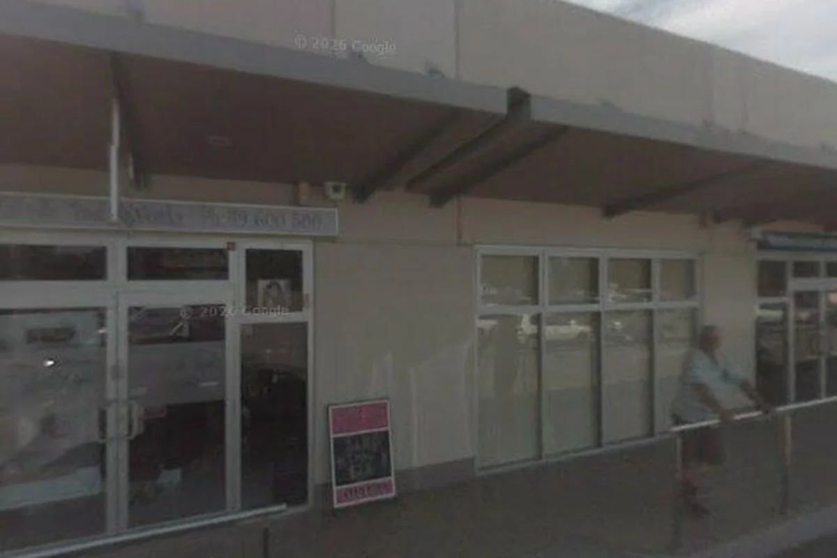Bowen Chemist