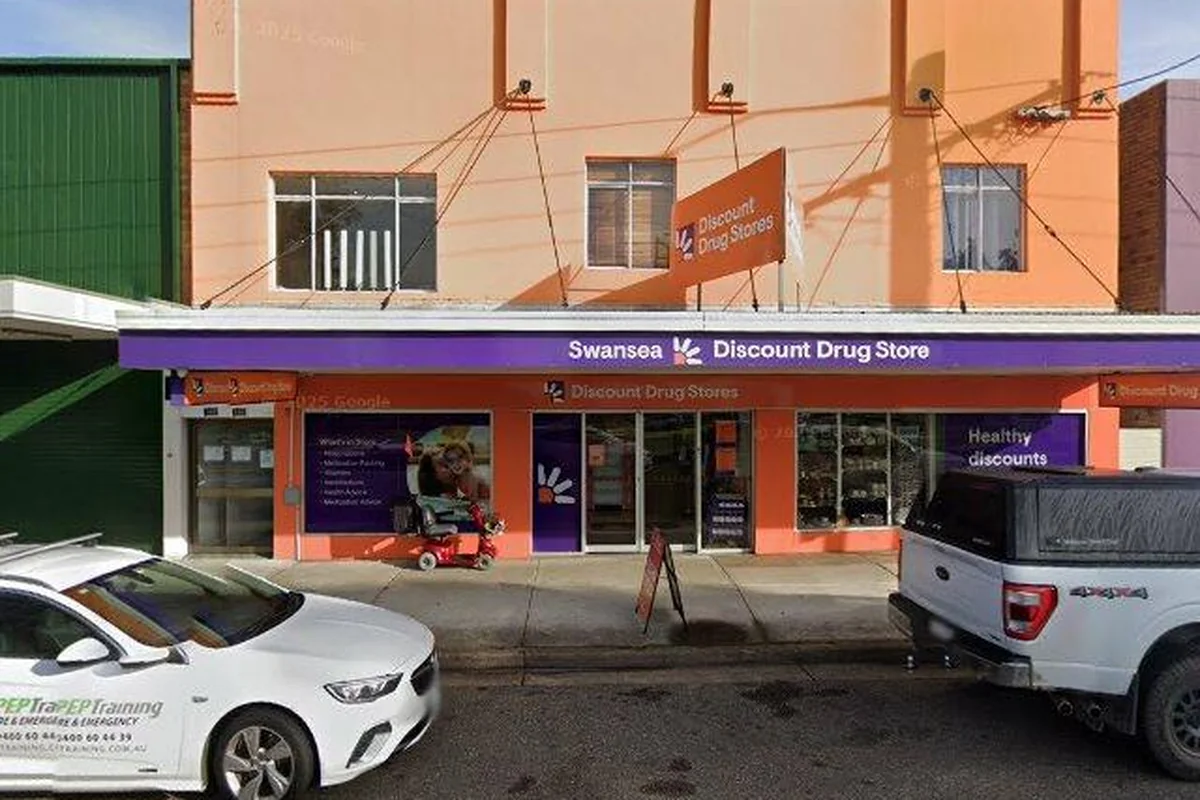 Discount Drug Store Hawker